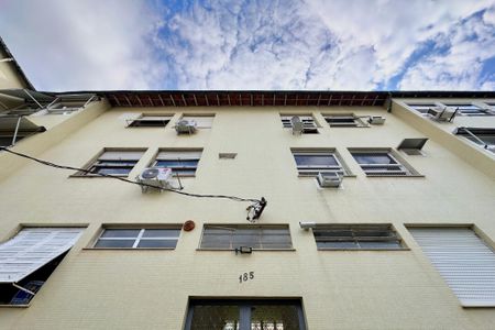 Apartamento à venda com 77m², 2 quartos e sem vaga Apartamento à venda com 77m², 2 quartos e sem vagaFachada