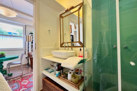 Apartamento à venda com 77m², 2 quartos e sem vaga Apartamento à venda com 77m², 2 quartos e sem vagaBanheiro