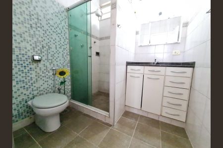 Apartamento à venda com 77m², 2 quartos e 1 vaga Apartamento à venda com 77m², 2 quartos e 1 vagaBanheiro