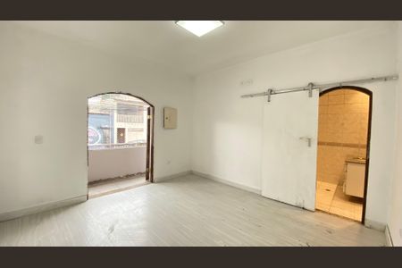 Casa para alugar com 134m², 4 quartos e 2 vagas Casa para alugar com 134m², 4 quartos e 2 vagasSuite