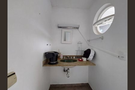 Casa à venda com 180m², 3 quartos e 3 vagas Casa à venda com 180m², 3 quartos e 3 vagasQuarto na Área de Serviço