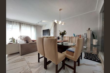 Casa à venda com 180m², 3 quartos e 3 vagas Casa à venda com 180m², 3 quartos e 3 vagasSala de Jantar