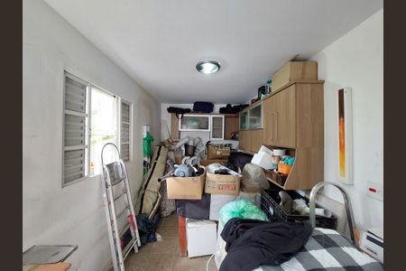 Casa à venda com 180m², 3 quartos e 3 vagas Casa à venda com 180m², 3 quartos e 3 vagasQuarto na Área de Serviço