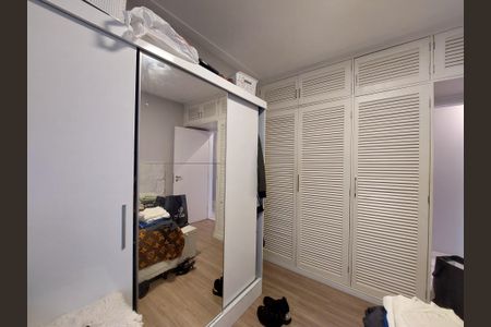 Casa à venda com 180m², 3 quartos e 3 vagas Casa à venda com 180m², 3 quartos e 3 vagasQuarto 2