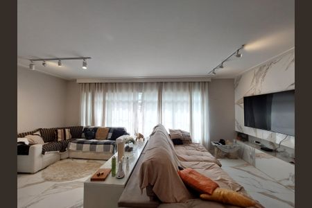 Casa à venda com 180m², 3 quartos e 3 vagas Casa à venda com 180m², 3 quartos e 3 vagasSala