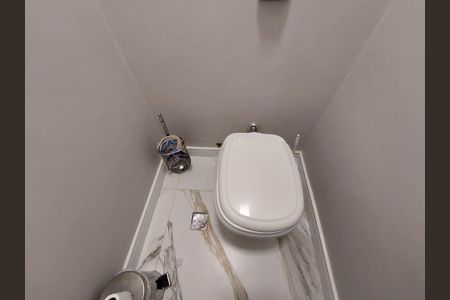 Casa à venda com 180m², 3 quartos e 3 vagas Casa à venda com 180m², 3 quartos e 3 vagasLavabo