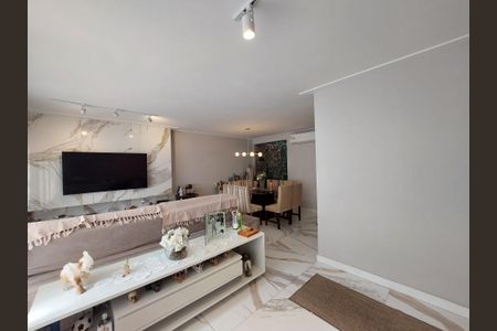 Casa à venda com 180m², 3 quartos e 3 vagas Casa à venda com 180m², 3 quartos e 3 vagasSala