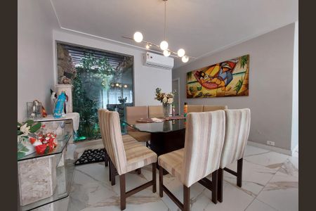 Casa à venda com 180m², 3 quartos e 3 vagas Casa à venda com 180m², 3 quartos e 3 vagasSala de Jantar