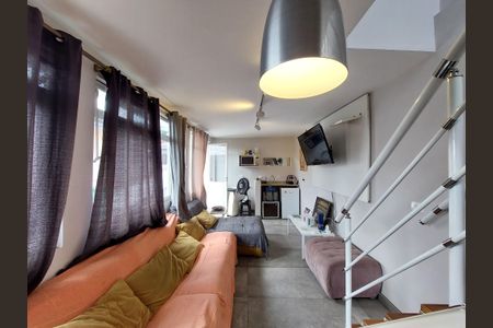 Casa à venda com 180m², 3 quartos e 3 vagas Casa à venda com 180m², 3 quartos e 3 vagasEdícula