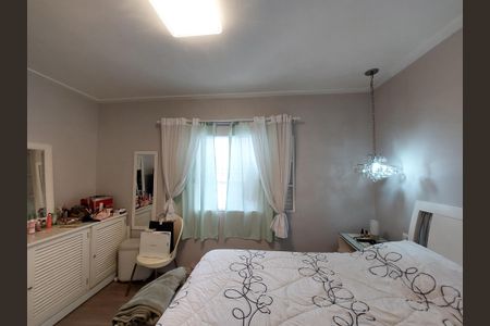 Casa à venda com 180m², 3 quartos e 3 vagas Casa à venda com 180m², 3 quartos e 3 vagasQuarto 1