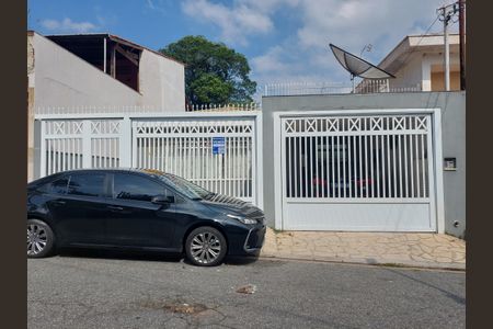 Casa à venda com 180m², 3 quartos e 3 vagas Casa à venda com 180m², 3 quartos e 3 vagasFachada e Placa