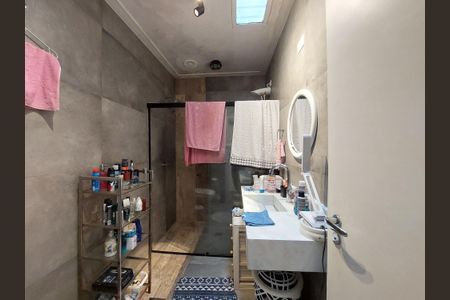 Casa à venda com 180m², 3 quartos e 3 vagas Casa à venda com 180m², 3 quartos e 3 vagasBanheiro 2