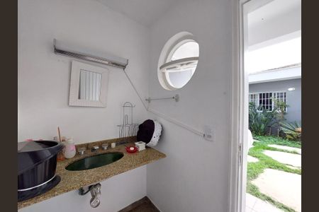 Casa à venda com 180m², 3 quartos e 3 vagas Casa à venda com 180m², 3 quartos e 3 vagasQuarto na Área de Serviço