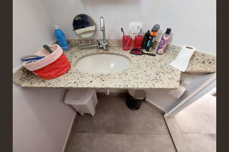 Casa à venda com 180m², 3 quartos e 3 vagas Casa à venda com 180m², 3 quartos e 3 vagasBanheiro da Edícula