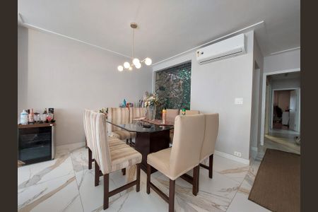 Casa à venda com 180m², 3 quartos e 3 vagas Casa à venda com 180m², 3 quartos e 3 vagasSala de Jantar