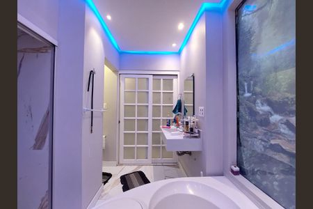 Casa à venda com 180m², 3 quartos e 3 vagas Casa à venda com 180m², 3 quartos e 3 vagasBanheiro 1