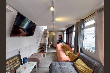 Casa à venda com 180m², 3 quartos e 3 vagas Casa à venda com 180m², 3 quartos e 3 vagasEdícula