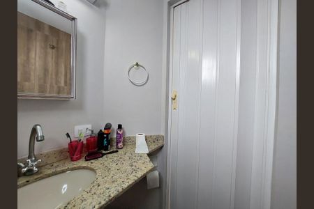 Casa à venda com 180m², 3 quartos e 3 vagas Casa à venda com 180m², 3 quartos e 3 vagasBanheiro da Edícula