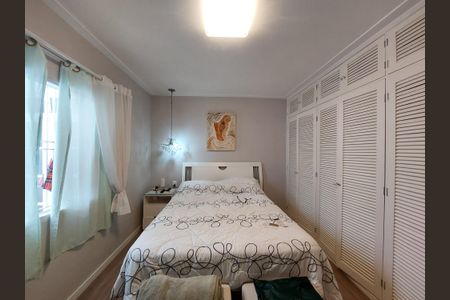 Casa à venda com 180m², 3 quartos e 3 vagas Casa à venda com 180m², 3 quartos e 3 vagasQuarto 1