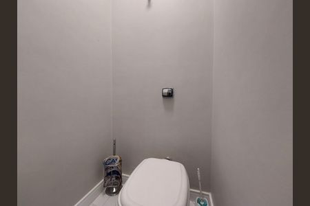 Casa à venda com 180m², 3 quartos e 3 vagas Casa à venda com 180m², 3 quartos e 3 vagasLavabo