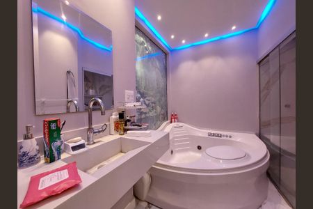 Casa à venda com 180m², 3 quartos e 3 vagas Casa à venda com 180m², 3 quartos e 3 vagasBanheiro 1