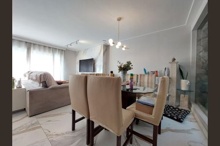 Casa à venda com 180m², 3 quartos e 3 vagas Casa à venda com 180m², 3 quartos e 3 vagasSala de Jantar