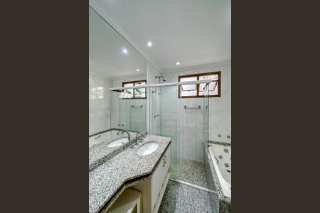 Apartamento para alugar com 170m², 4 quartos e 3 vagasBanheiro da Suíte 2