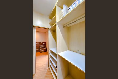 Apartamento para alugar com 170m², 4 quartos e 3 vagasCloset da Suíte 2