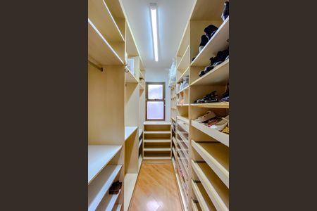 Apartamento para alugar com 170m², 4 quartos e 3 vagasCloset da Suíte 2