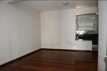 Casa à venda com 350m², 2 quartos e 1 vagasala