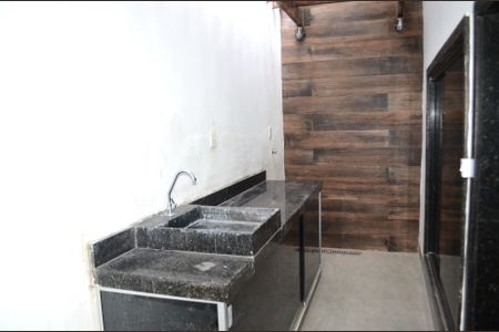 Casa à venda com 350m², 2 quartos e 1 vagaSuíte 2