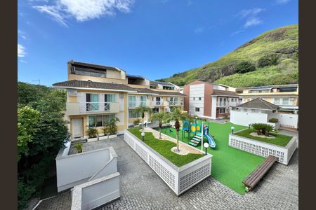 Casa de condomínio à venda com 222m², 4 quartos e 2 vagas Casa de condomínio à venda com 222m², 4 quartos e 2 vagasSuíte - Varanda
