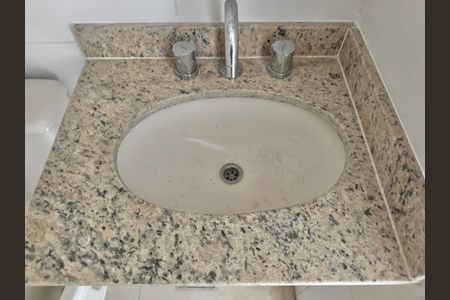 Casa de condomínio à venda com 222m², 4 quartos e 2 vagas Casa de condomínio à venda com 222m², 4 quartos e 2 vagasBanheiro da Suíte 3