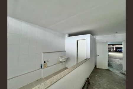 Casa de condomínio à venda com 222m², 4 quartos e 2 vagas Casa de condomínio à venda com 222m², 4 quartos e 2 vagasÁrea de Serviço