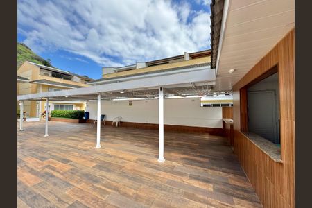Casa de condomínio à venda com 222m², 4 quartos e 2 vagas Casa de condomínio à venda com 222m², 4 quartos e 2 vagasÁrea comum