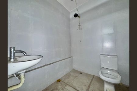 Casa de condomínio à venda com 222m², 4 quartos e 2 vagas Casa de condomínio à venda com 222m², 4 quartos e 2 vagasÁrea de Serviço - Banheiro