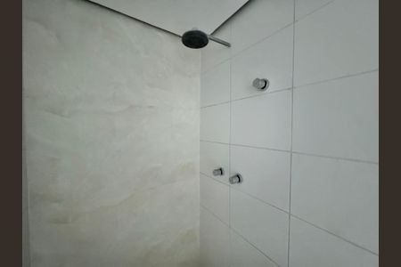 Casa de condomínio à venda com 222m², 4 quartos e 2 vagas Casa de condomínio à venda com 222m², 4 quartos e 2 vagasBanheiro da Suíte 3