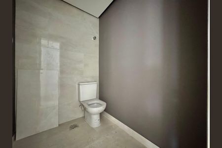 Casa de condomínio à venda com 222m², 4 quartos e 2 vagas Casa de condomínio à venda com 222m², 4 quartos e 2 vagasLavabo Sala