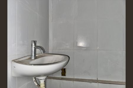Casa de condomínio à venda com 222m², 4 quartos e 2 vagas Casa de condomínio à venda com 222m², 4 quartos e 2 vagasÁrea de Serviço - Banheiro
