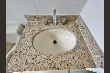 Casa de condomínio à venda com 222m², 4 quartos e 2 vagas Casa de condomínio à venda com 222m², 4 quartos e 2 vagasBanheiro da Suíte 2