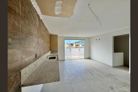 Casa de condomínio à venda com 222m², 4 quartos e 2 vagas Casa de condomínio à venda com 222m², 4 quartos e 2 vagasTerraço