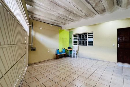Casa à venda com 300m², 2 quartos e 2 vagas Casa à venda com 300m², 2 quartos e 2 vagasGaragem