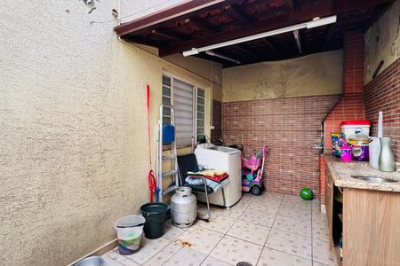 Casa à venda com 300m², 2 quartos e 2 vagas Casa à venda com 300m², 2 quartos e 2 vagasÁrea de Serviço