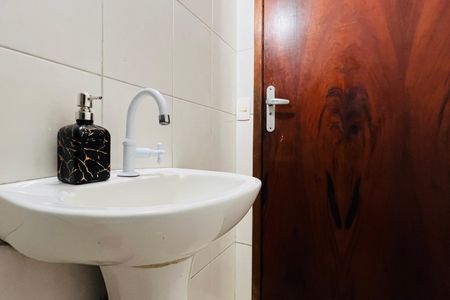 Casa à venda com 300m², 2 quartos e 2 vagas Casa à venda com 300m², 2 quartos e 2 vagasLavabo