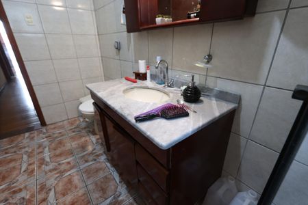 Casa à venda com 200m², 3 quartos e 2 vagasBanheiro