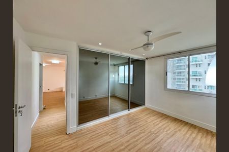 Apartamento à venda com 135m², 3 quartos e 2 vagasSuíte 1