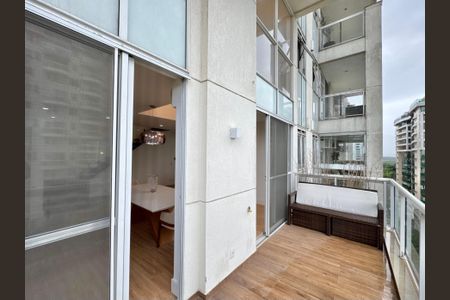 Apartamento à venda com 135m², 3 quartos e 2 vagasVaranda