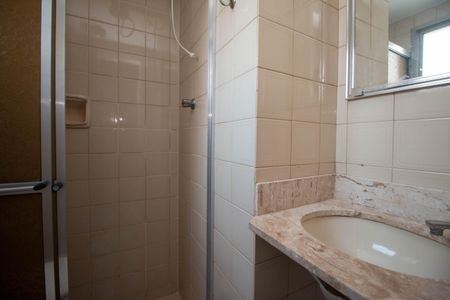 Apartamento à venda com 76m², 3 quartos e 1 vaga Apartamento à venda com 76m², 3 quartos e 1 vagaBanheiro 2