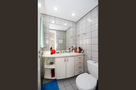 Apartamento à venda com 49m², 1 quarto e 1 vaga Apartamento à venda com 49m², 1 quarto e 1 vagaBanheiro da Suíte