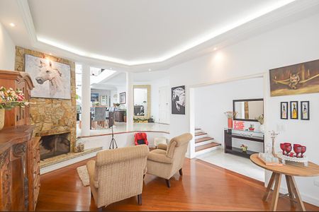 Casa de condomínio à venda com 570m², 5 quartos e 4 vagasSala 1